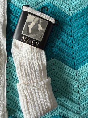 NY & Co. Women's Cable Knit Socks White Cotton Nylon Size 9-11